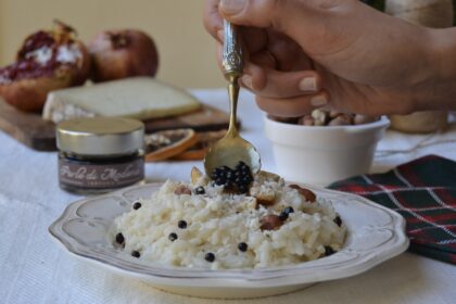 Risotto with castelmagno cheese hazlenuts and truffle pearls_denigris_recipes